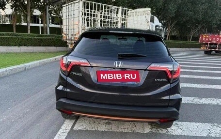 Honda Vezel, 2022 год, 1 360 000 рублей, 4 фотография