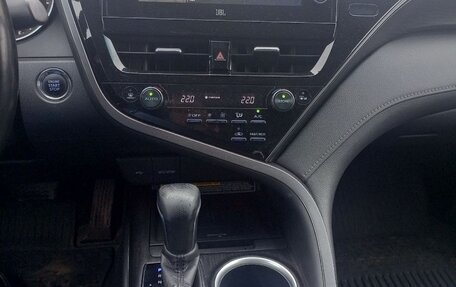 Toyota Camry, 2021 год, 2 500 000 рублей, 7 фотография