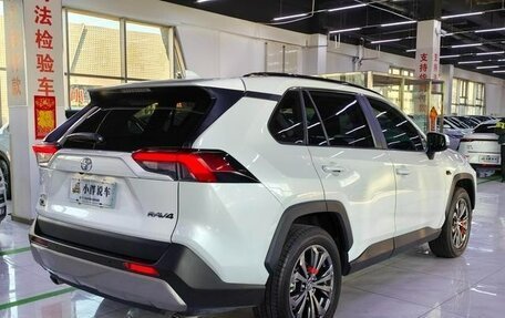 Toyota RAV4, 2023 год, 3 300 007 рублей, 6 фотография