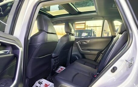 Toyota RAV4, 2023 год, 3 300 007 рублей, 7 фотография