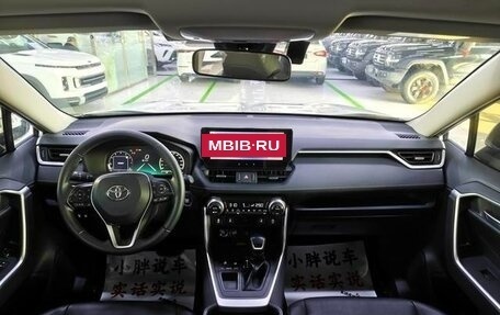 Toyota RAV4, 2023 год, 3 300 007 рублей, 8 фотография