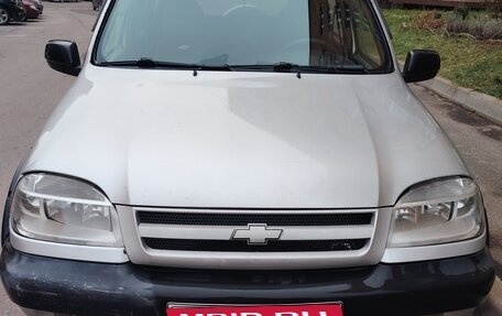 Chevrolet Niva I рестайлинг, 2003 год, 165 000 рублей, 1 фотография