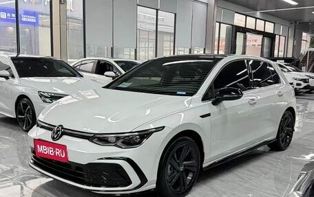 Volkswagen Golf VIII, 2022 год, 2 100 000 рублей, 1 фотография