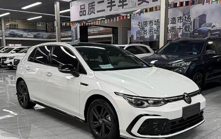 Volkswagen Golf VIII, 2022 год, 2 100 000 рублей, 9 фотография