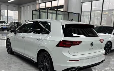 Volkswagen Golf VIII, 2022 год, 2 100 000 рублей, 2 фотография