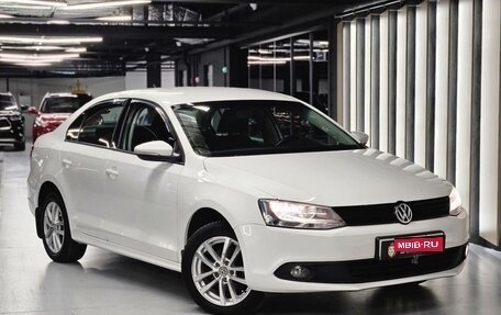 Volkswagen Jetta VI, 2013 год, 850 000 рублей, 1 фотография