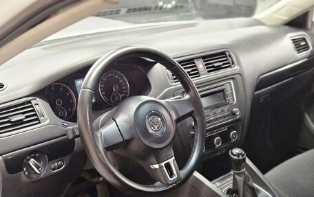 Volkswagen Jetta VI, 2013 год, 850 000 рублей, 13 фотография