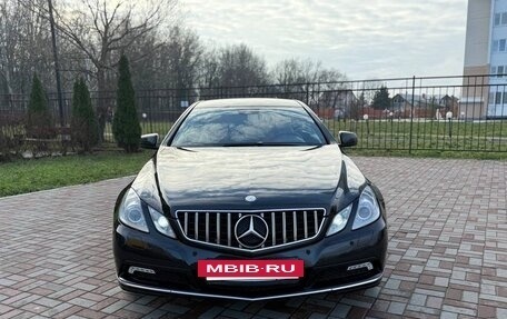 Mercedes-Benz E-Класс, 2011 год, 1 030 000 рублей, 3 фотография