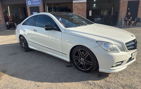 Mercedes-Benz E-Класс, 2009 год, 1 100 000 рублей, 3 фотография