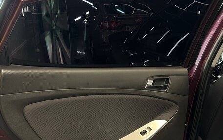 Hyundai Solaris II рестайлинг, 2012 год, 800 000 рублей, 15 фотография