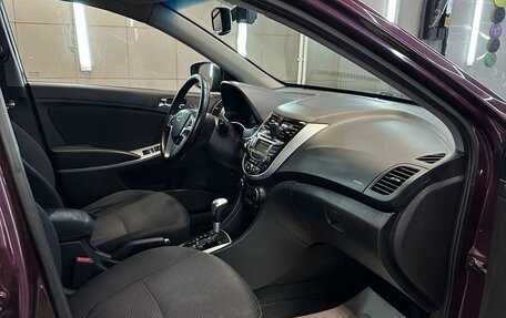 Hyundai Solaris II рестайлинг, 2012 год, 800 000 рублей, 17 фотография