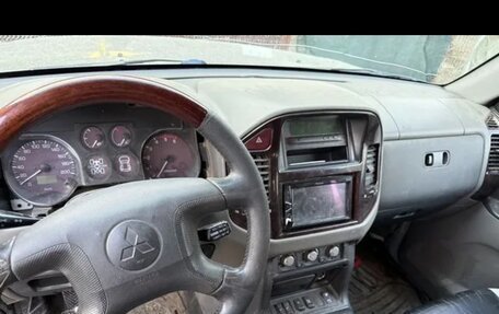 Mitsubishi Pajero III рестайлинг, 2004 год, 945 000 рублей, 6 фотография