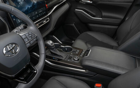 Toyota Highlander, 2025 год, 6 400 000 рублей, 19 фотография