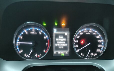 Toyota RAV4, 2018 год, 2 618 000 рублей, 9 фотография