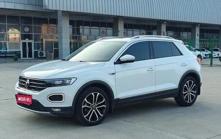 Volkswagen T-Roc I, 2021 год, 1 450 000 рублей, 1 фотография
