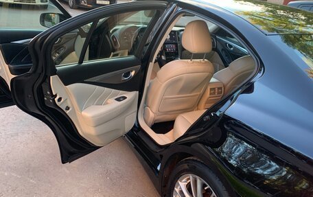 Infiniti Q50 I рестайлинг, 2015 год, 1 790 000 рублей, 12 фотография