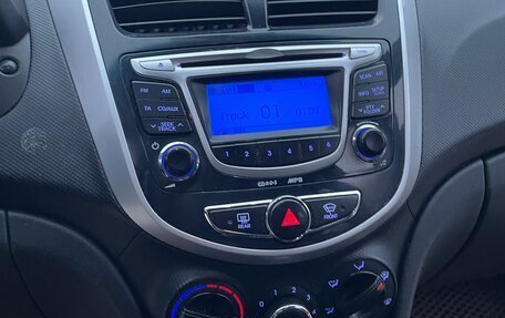 Hyundai Solaris II рестайлинг, 2013 год, 750 000 рублей, 11 фотография