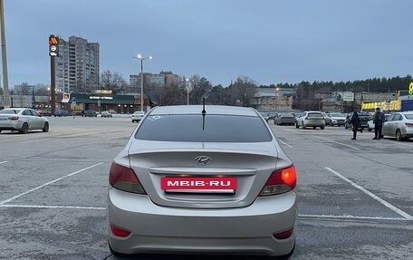 Hyundai Solaris II рестайлинг, 2013 год, 750 000 рублей, 3 фотография