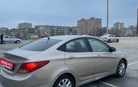 Hyundai Solaris II рестайлинг, 2013 год, 750 000 рублей, 5 фотография