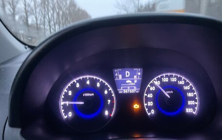 Hyundai Solaris II рестайлинг, 2013 год, 750 000 рублей, 23 фотография