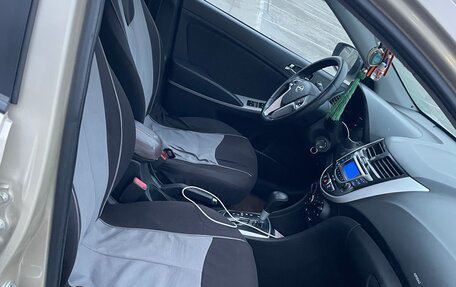 Hyundai Solaris II рестайлинг, 2013 год, 750 000 рублей, 29 фотография