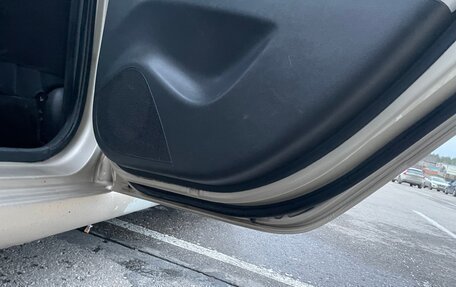 Hyundai Solaris II рестайлинг, 2013 год, 750 000 рублей, 27 фотография