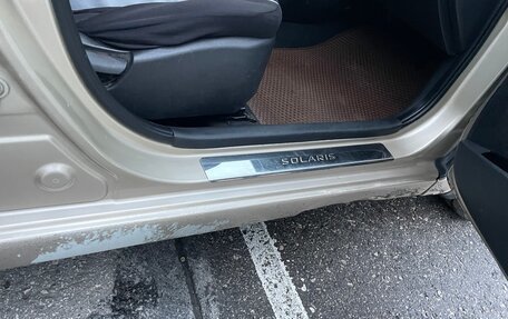 Hyundai Solaris II рестайлинг, 2013 год, 750 000 рублей, 30 фотография