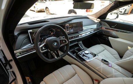 BMW 7 серия, 2025 год, 13 800 096 рублей, 16 фотография