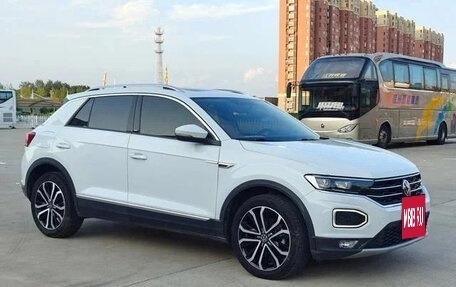 Volkswagen T-Roc I, 2021 год, 1 450 000 рублей, 2 фотография