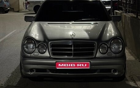 Mercedes-Benz E-Класс, 1997 год, 750 000 рублей, 1 фотография