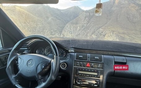 Mercedes-Benz E-Класс, 1997 год, 750 000 рублей, 5 фотография