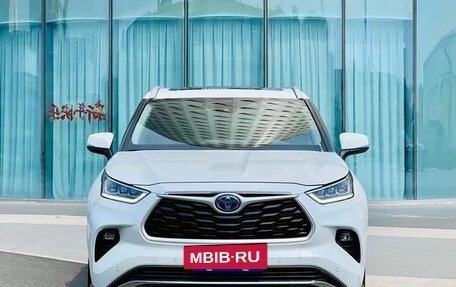 Toyota Highlander, 2022 год, 4 510 000 рублей, 2 фотография