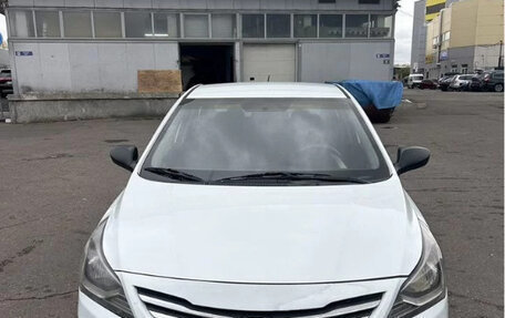 Hyundai Solaris II рестайлинг, 2015 год, 455 000 рублей, 1 фотография