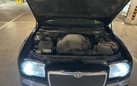 Chrysler 300C II, 2005 год, 1 300 000 рублей, 4 фотография