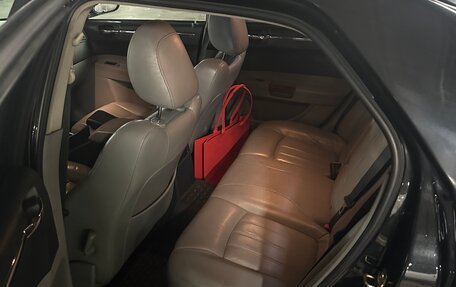 Chrysler 300C II, 2005 год, 1 300 000 рублей, 8 фотография