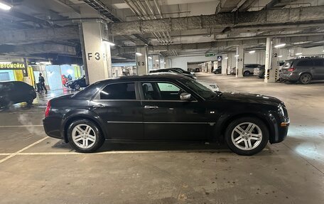 Chrysler 300C II, 2005 год, 1 300 000 рублей, 5 фотография