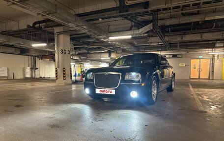 Chrysler 300C II, 2005 год, 1 300 000 рублей, 16 фотография