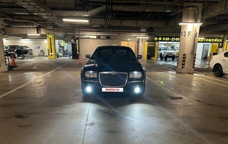 Chrysler 300C II, 2005 год, 1 300 000 рублей, 17 фотография