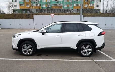 Toyota RAV4, 2021 год, 3 400 000 рублей, 5 фотография
