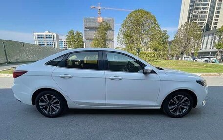 Ford Escort, 2022 год, 1 490 000 рублей, 5 фотография