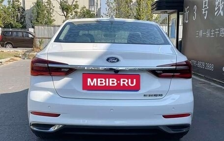 Ford Escort, 2022 год, 1 490 000 рублей, 8 фотография