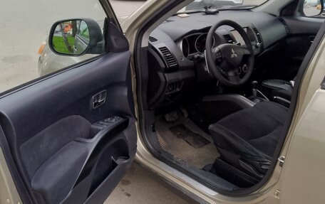 Mitsubishi Outlander III рестайлинг 3, 2008 год, 1 050 000 рублей, 15 фотография