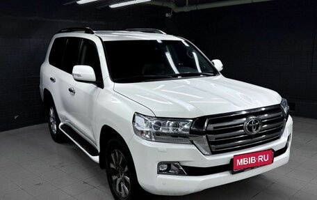 Toyota Land Cruiser 200, 2021 год, 6 766 000 рублей, 3 фотография