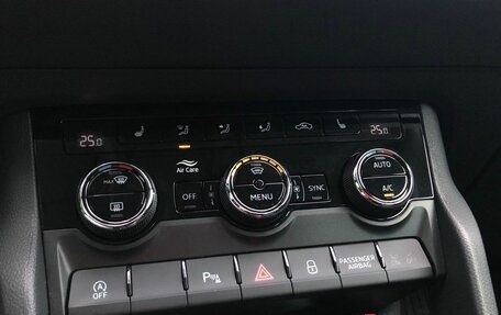 Skoda Karoq I, 2020 год, 2 550 000 рублей, 17 фотография