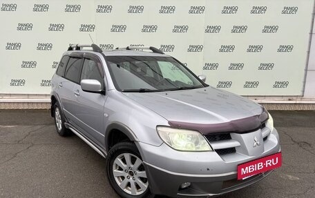 Mitsubishi Outlander III рестайлинг 3, 2004 год, 525 000 рублей, 3 фотография