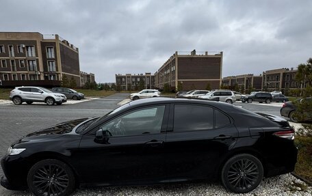 Toyota Camry, 2018 год, 2 800 000 рублей, 4 фотография