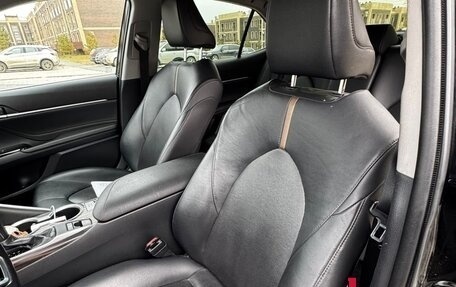 Toyota Camry, 2018 год, 2 800 000 рублей, 8 фотография