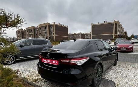 Toyota Camry, 2018 год, 2 800 000 рублей, 2 фотография