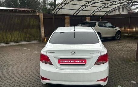 Hyundai Solaris II рестайлинг, 2015 год, 800 000 рублей, 3 фотография