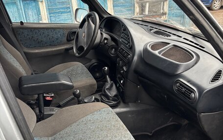 Chevrolet Niva I рестайлинг, 2004 год, 242 000 рублей, 5 фотография